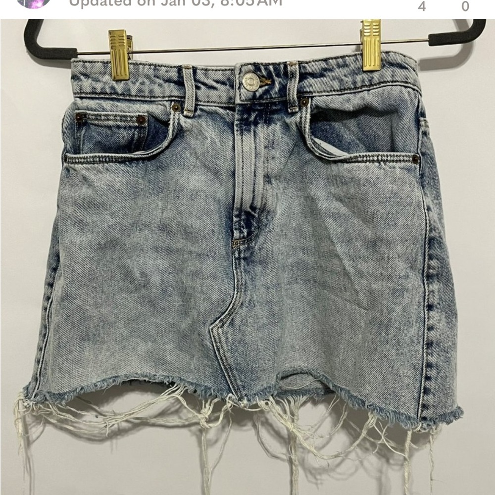 ZARA LIGHT WASH JEAN SKIRT MEDIUM ACID DESTROYED DISTRESSED RAW HEM MINI SHORT
